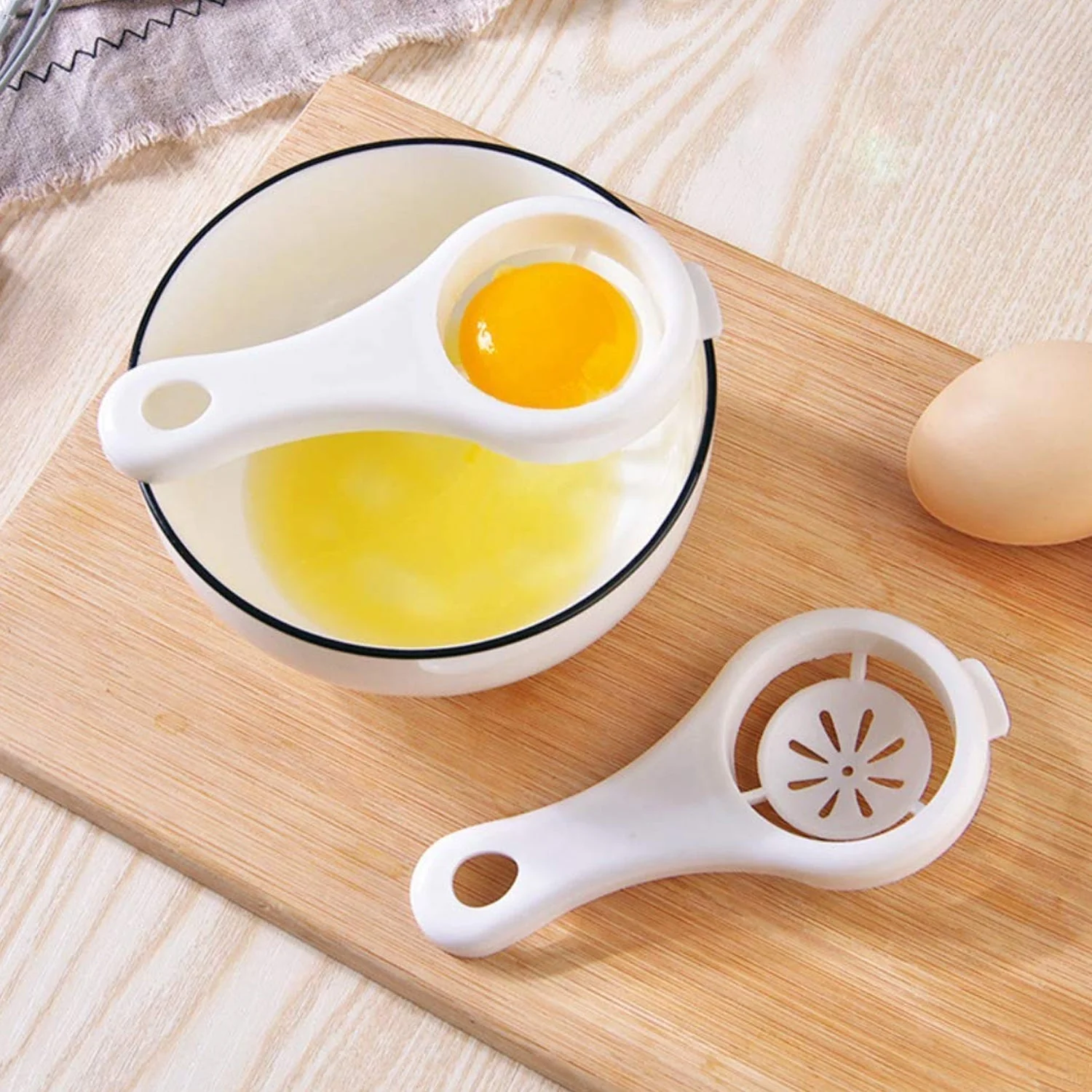 Easy Egg White & Yolk Separator – Mess-Free Kitchen Tool - Image 3
