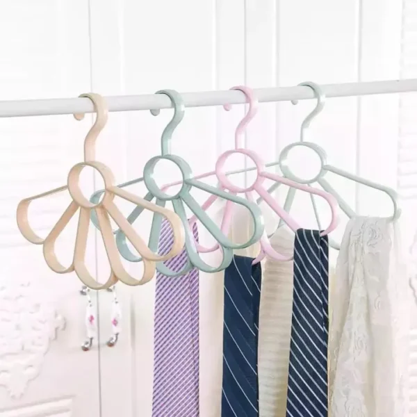 Space-Saving 5-Ring Multipurpose Clothes Hanger